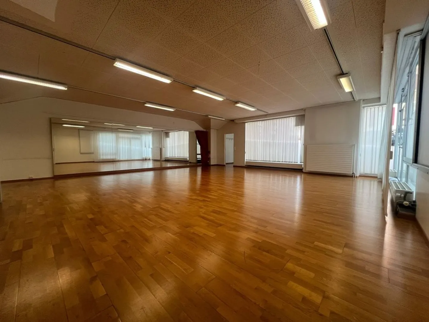 Salle polyvalente lumineuse au centre de Lausanne - Photo 3 sur 4