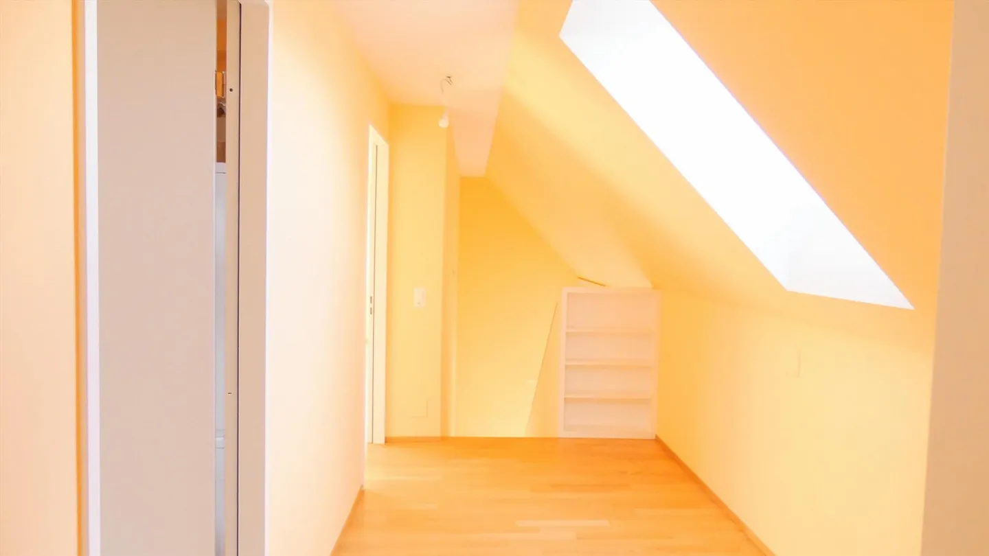 Charming 3.5 Room Maisonette Apartment in Riehen - Photo 9 of 13