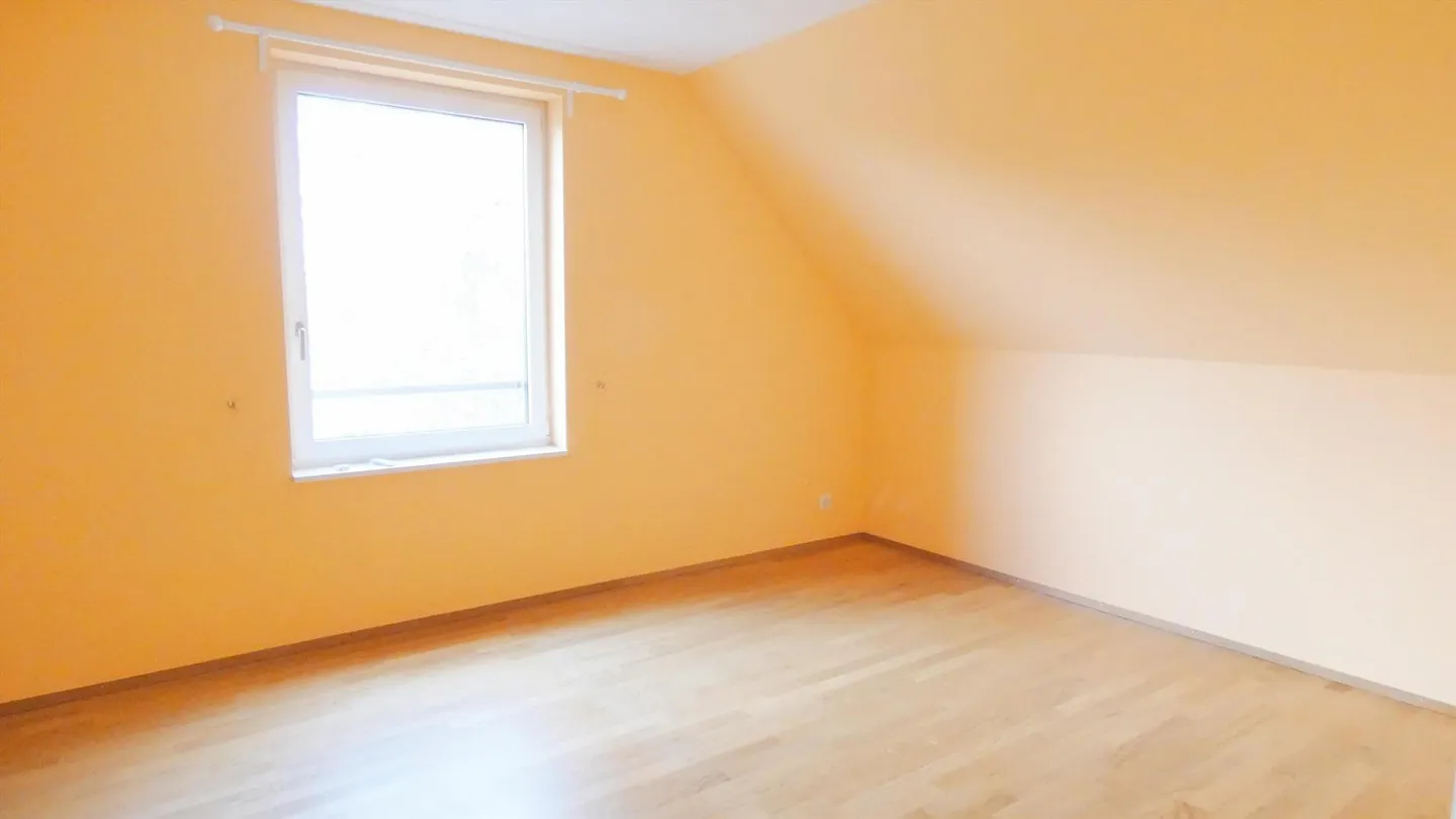 Charming 3.5 Room Maisonette Apartment in Riehen - Photo 11 of 13