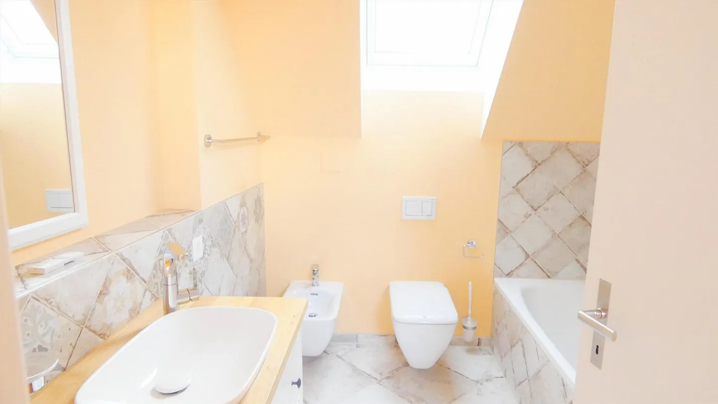 Charming 3.5 Room Maisonette Apartment in Riehen - Photo 12 of 13