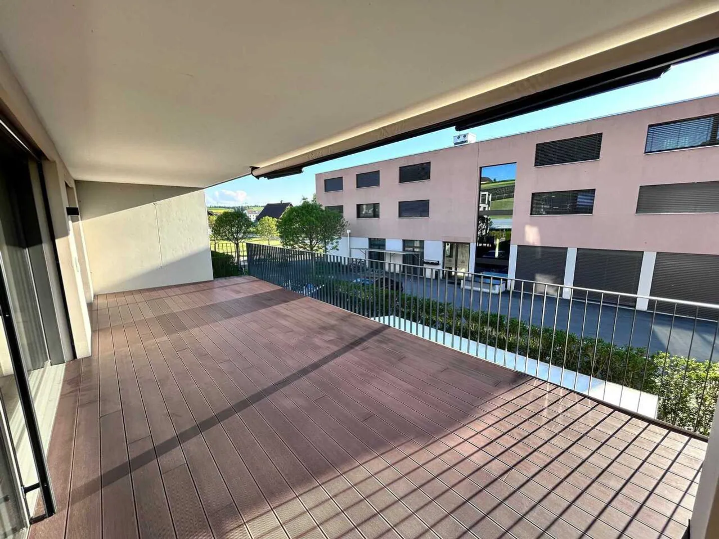 Bright 4.5-room apartment with balcony in Neudorf for sale - Photo 2 of 11