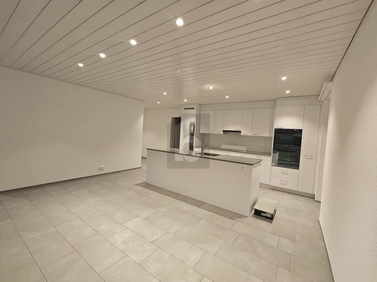 MODERNE, AVEC GRAND BALCON - Photo 5 sur 6