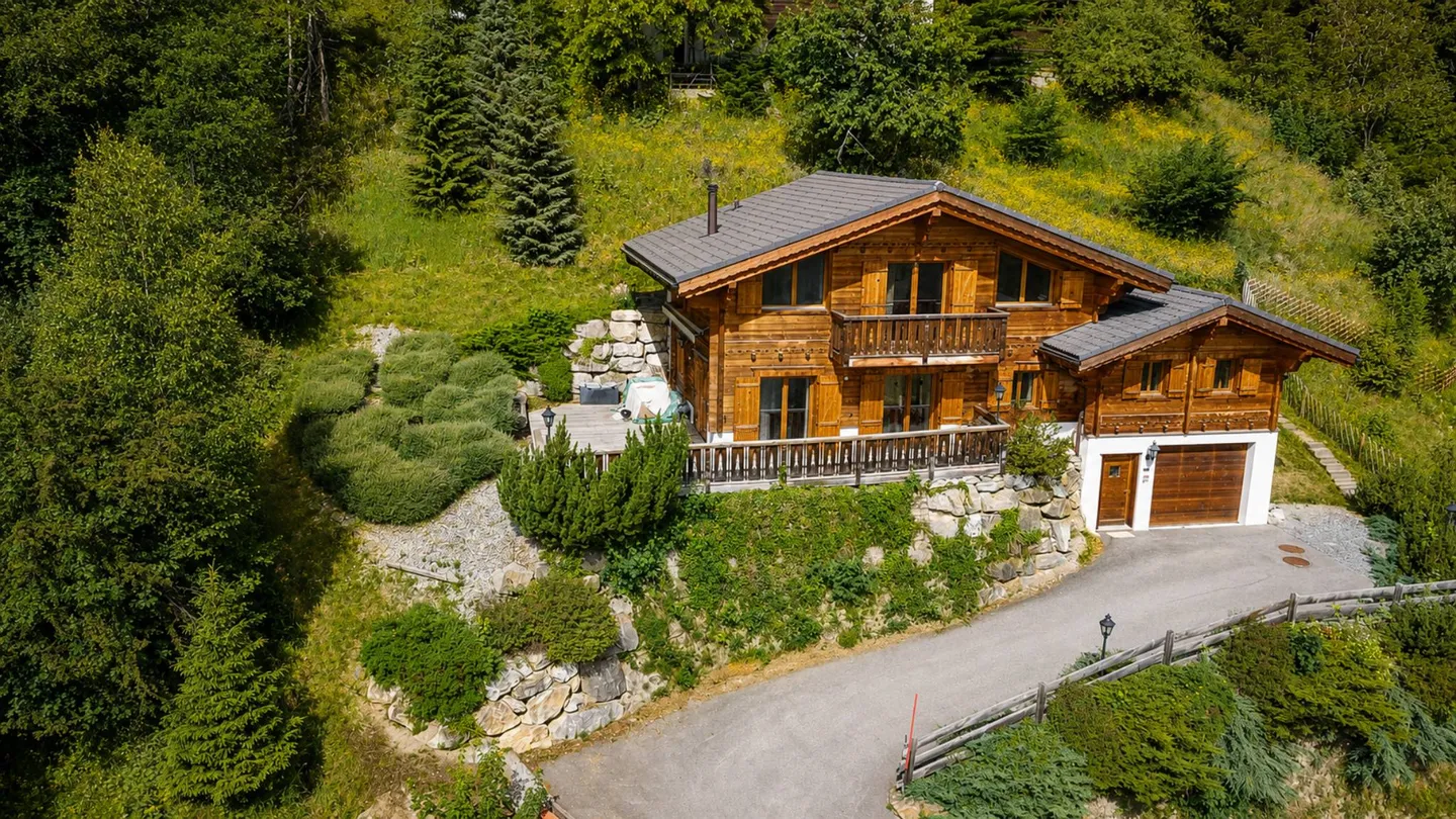 Esclusività: Chalet dei Superlativi con Vista Panoramica - Foto 11 di 12
