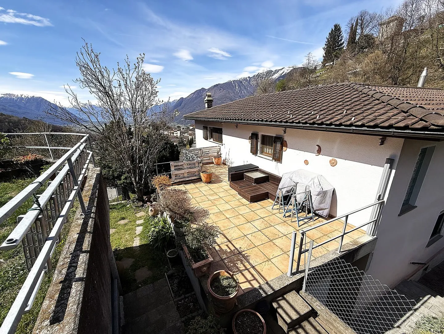 Incantevole casa di 6.5 locali + rustico a Pianezzo - Foto 4 di 21