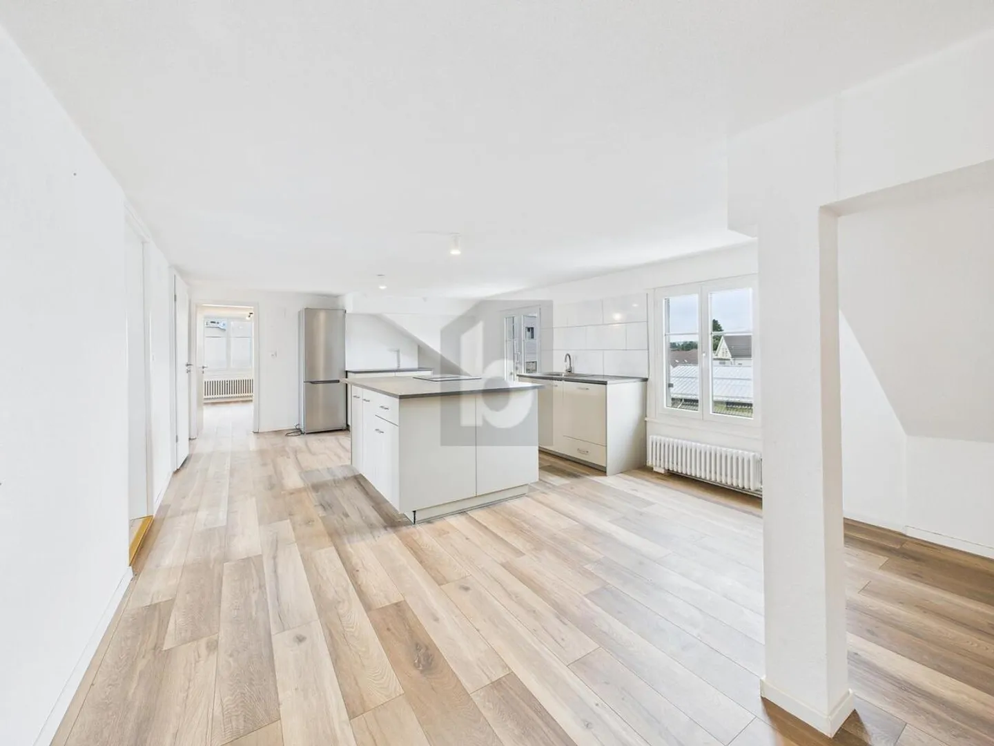 Residential building for sale - Photo 2 of 6