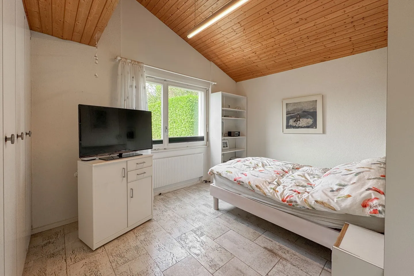 Prospettiva e potenziale: elegante casa familiare con appartamento e vista panoramica - Foto 9 di 14