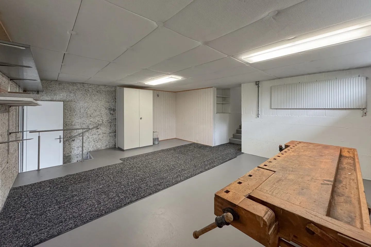 Prospettiva e potenziale: elegante casa familiare con appartamento e vista panoramica - Foto 14 di 14