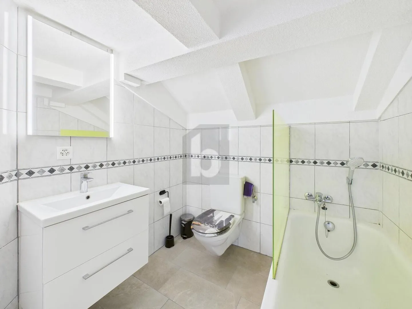 Residential building for sale - Photo 3 of 6