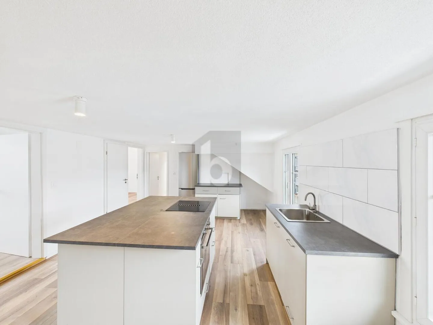 Residential building for sale - Photo 4 of 6