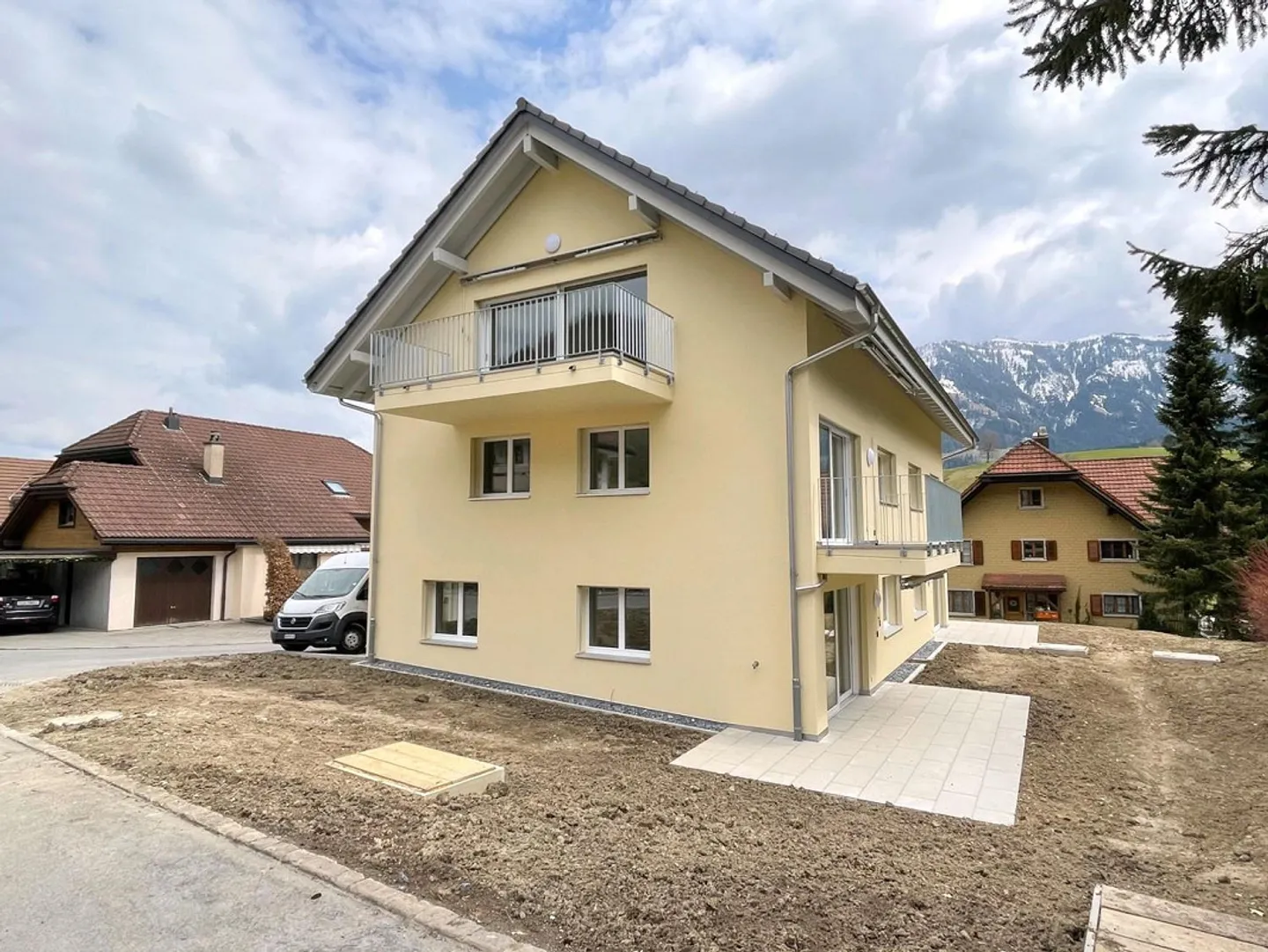 Sonnige 2.5-Zimmer-Wohnung mit Sitzplatz und Garten - Photo 1 of 8