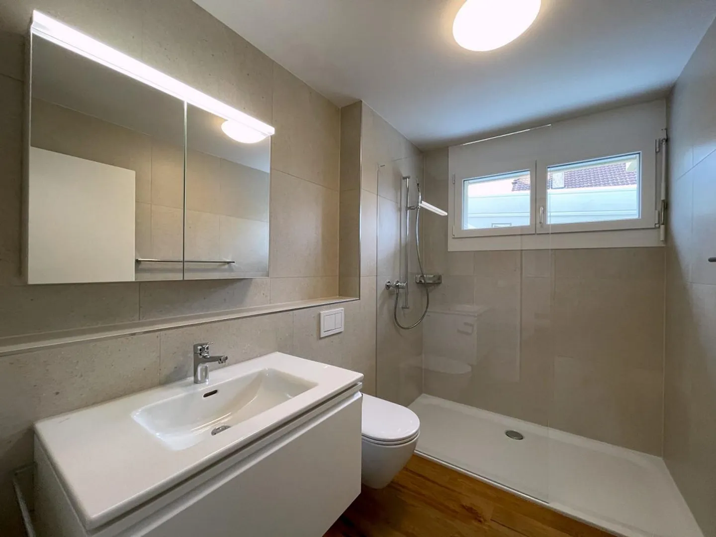 Sonnige 2.5-Zimmer-Wohnung mit Sitzplatz und Garten - Photo 6 of 8