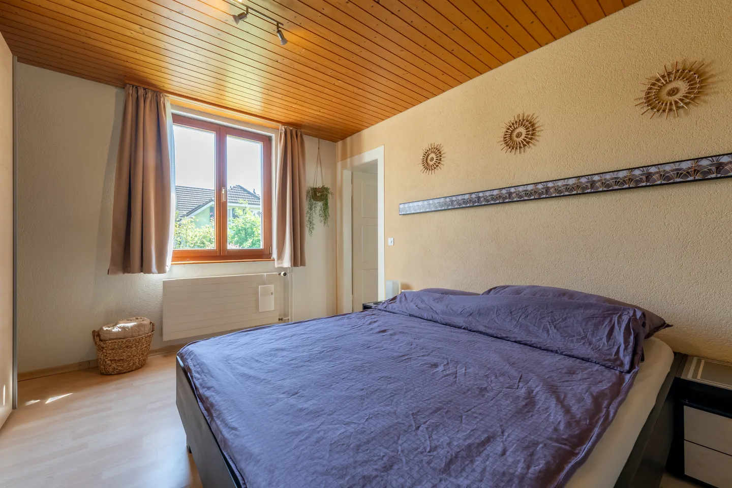 Vielseitiges Doppelhaus mit Garten - Foto 3 von 10