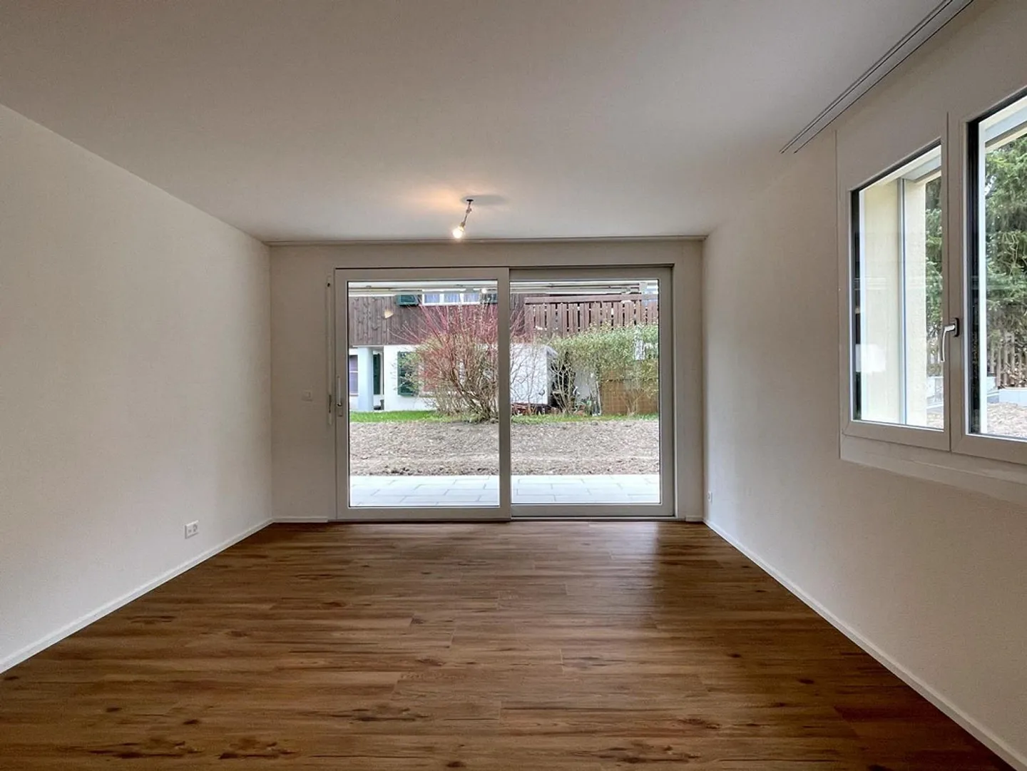 Sonnige 2.5-Zimmer-Wohnung mit Sitzplatz und Garten - Photo 8 of 8