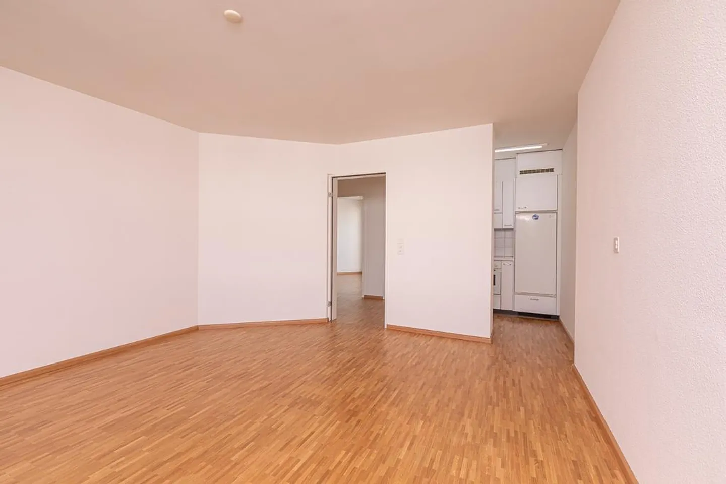 Promozione primaverile! Ottimo appartamento di 2 stanze con 2 balconi in affitto! - Foto 3 di 11