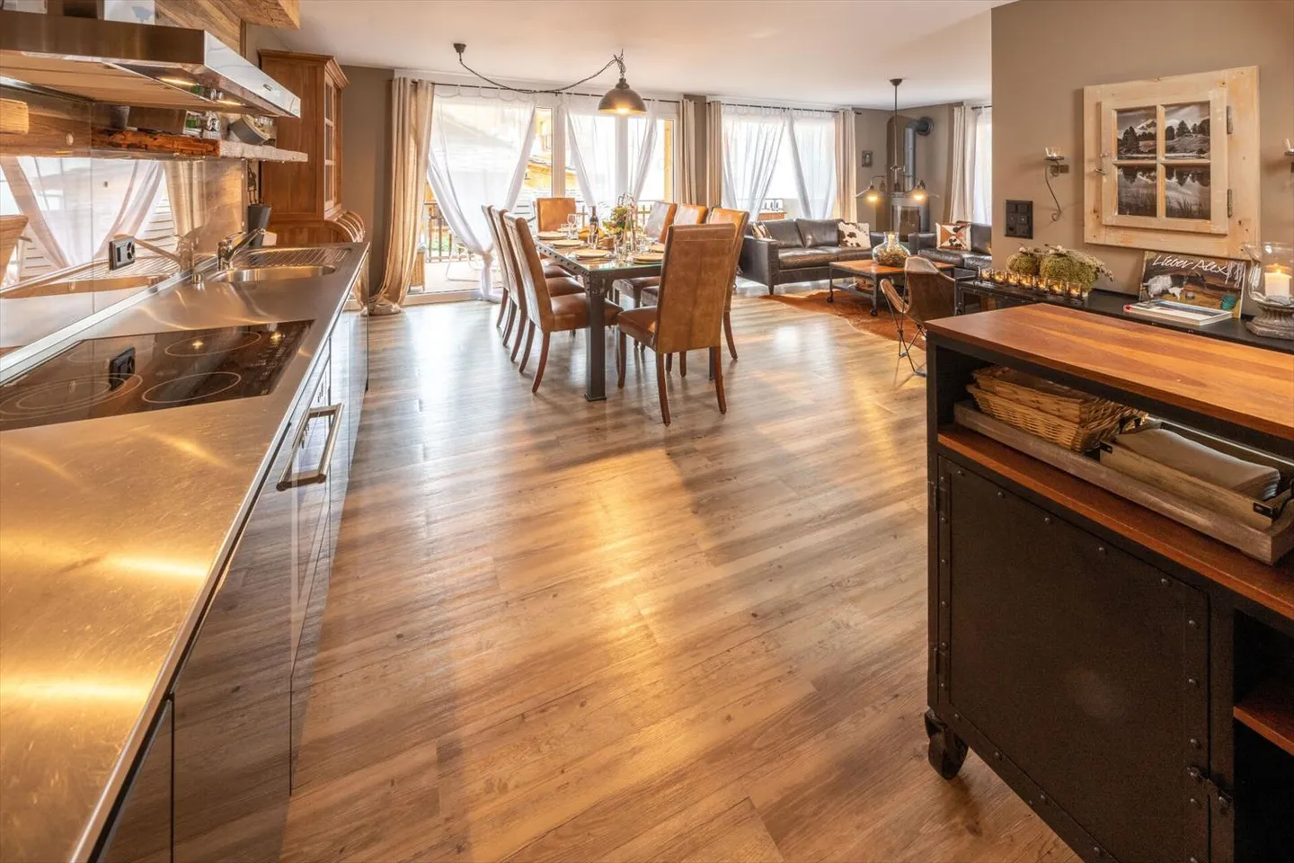 Residenza di Montagna Unica con Design Elegante - Foto 2 di 9