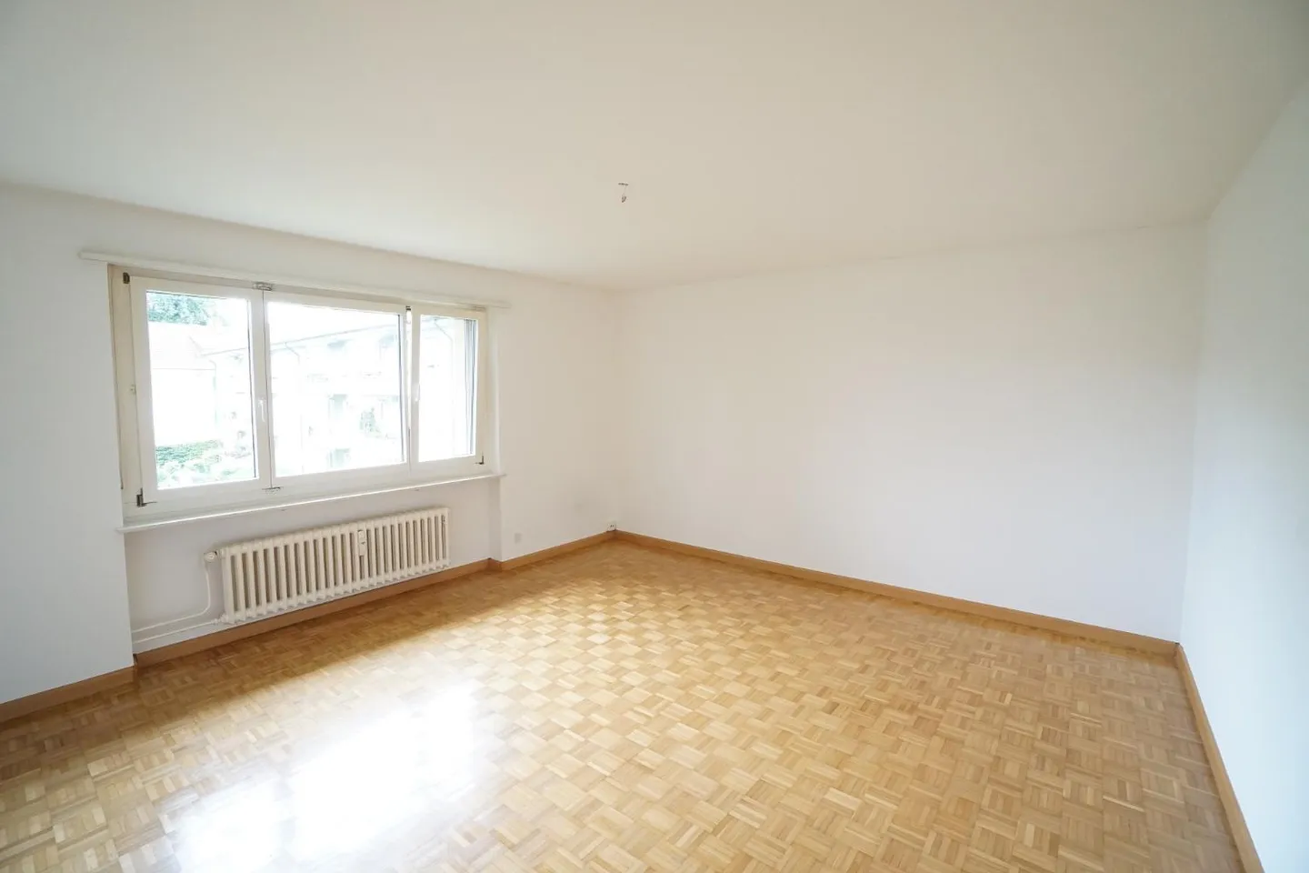 Apartment in beautiful Binningen - Photo 4 of 5