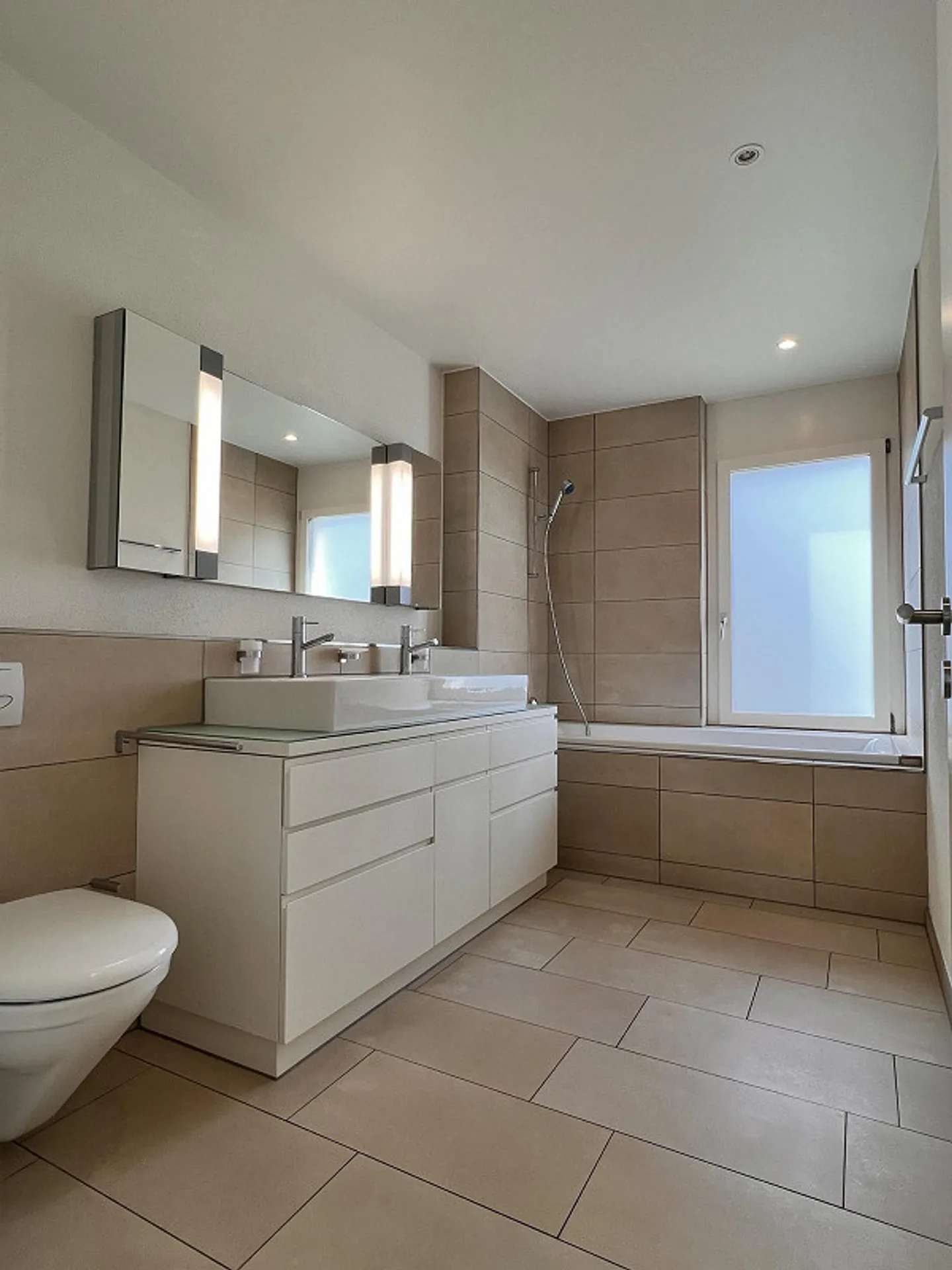 Modernes Apartment mit Seeblick - Foto 23 von 24