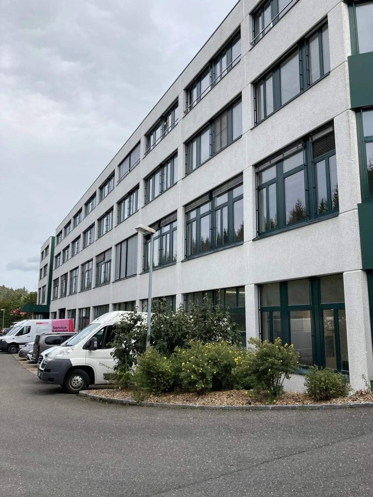 Ensemble Commercial Modulaire : 1 562 m2 ou 2 Salles de 781 m2 - Photo 2 sur 2