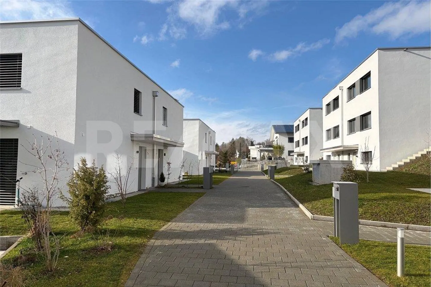 Nouveau projet de construction 6 maisons individuelles jumelées / Maison n° 2 rangée supérieure - Photo 2 sur 13