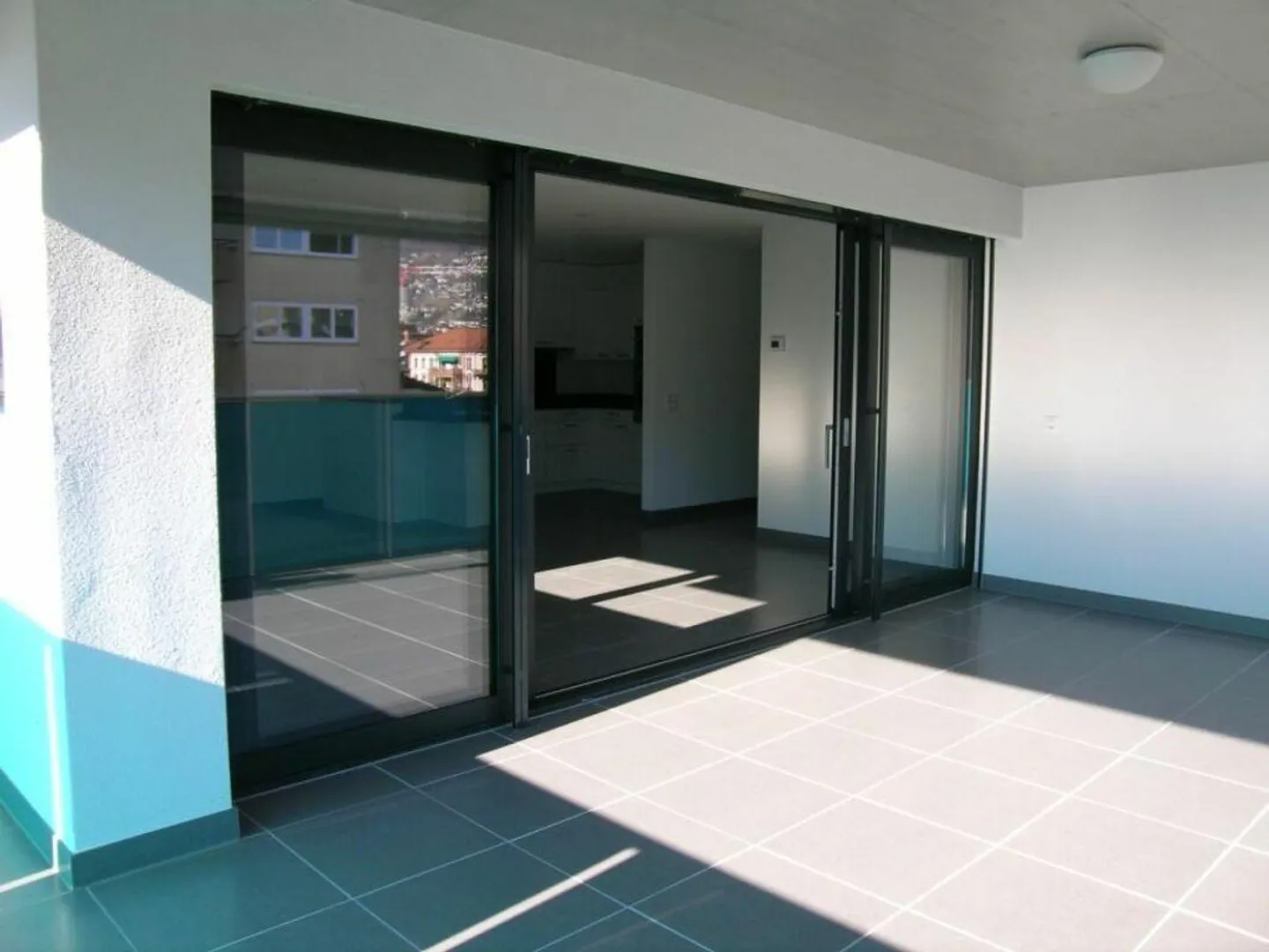 LOCARNO - modern 3 1/2 room apartment near Piazza Grande and Lake - Photo 2 of 10