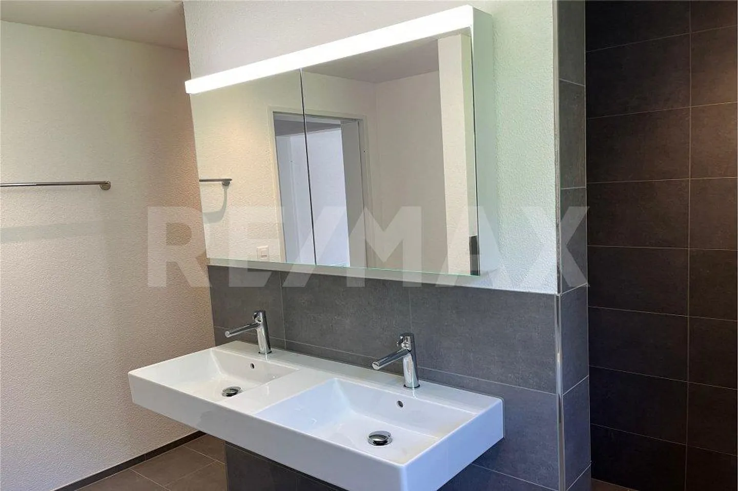 Nouveau projet de construction 6 maisons individuelles jumelées / Maison n° 2 rangée supérieure - Photo 8 sur 13