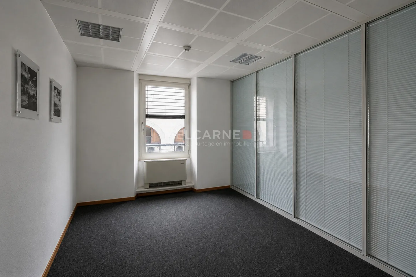Bureau Proche du Quai des Bergues - Photo 2 sur 6