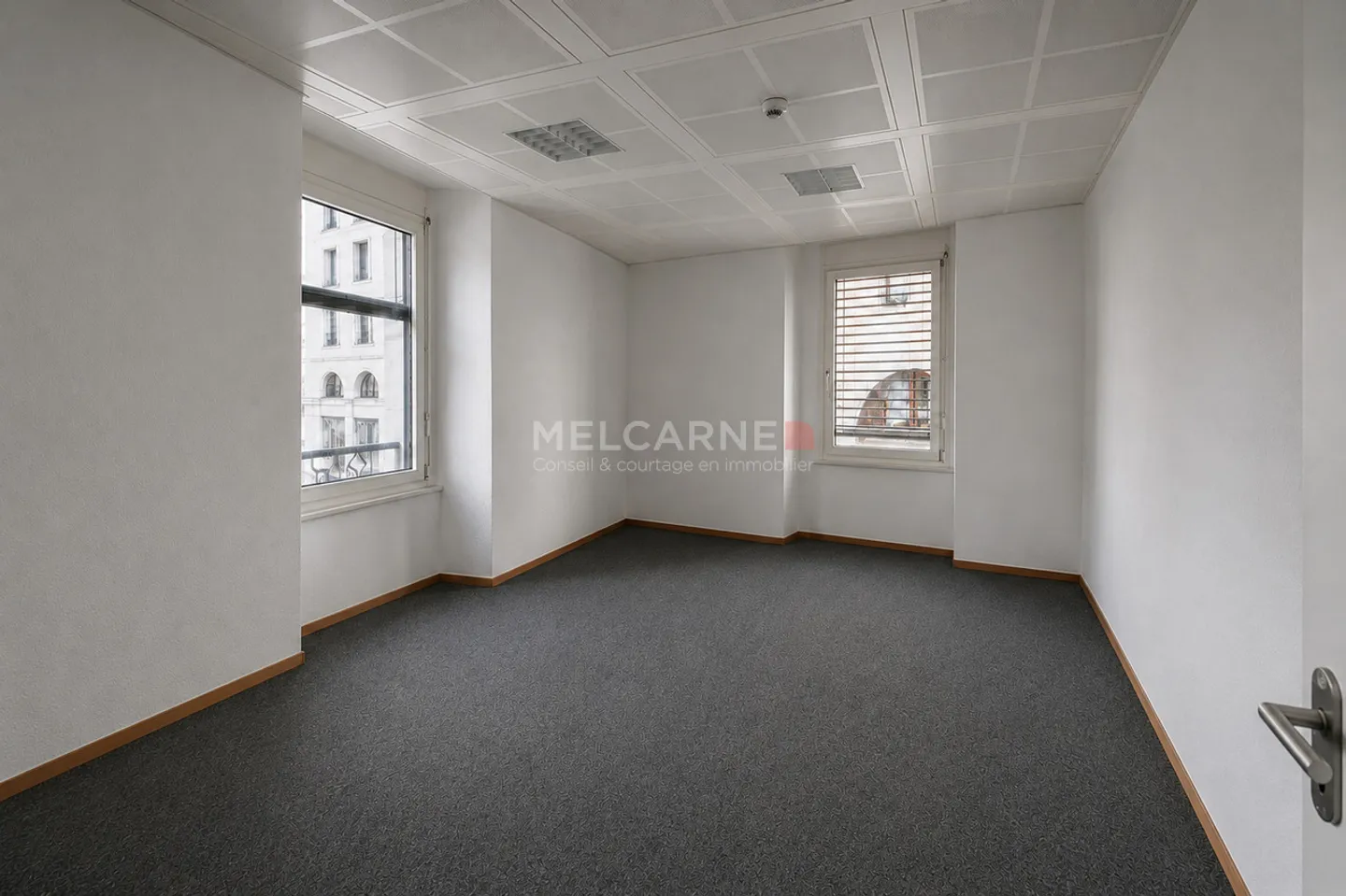 Bureau Proche du Quai des Bergues - Photo 5 sur 6