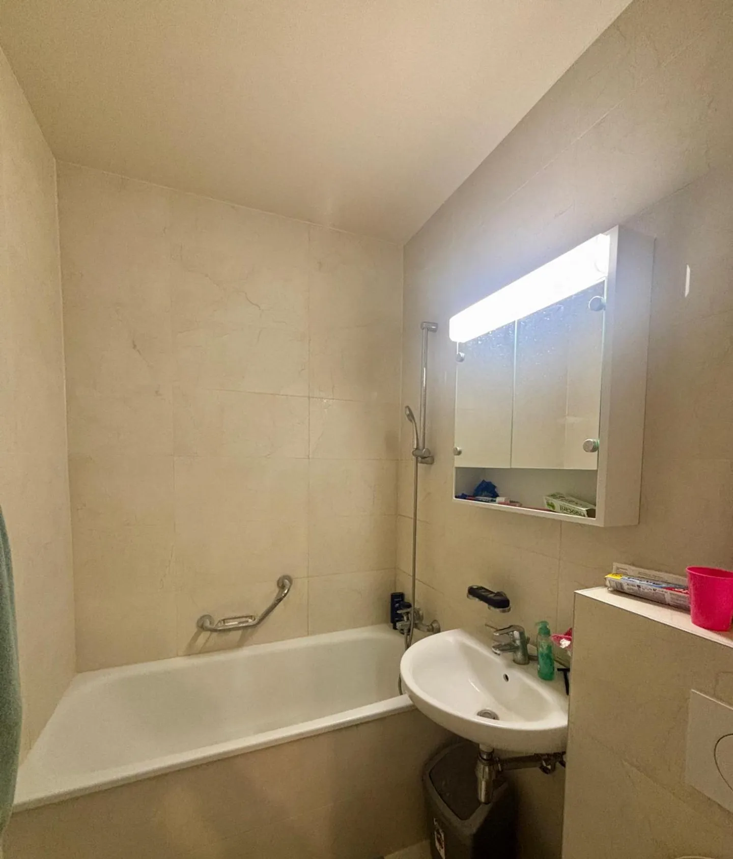 Apartment for rent - Photo 4 of 5