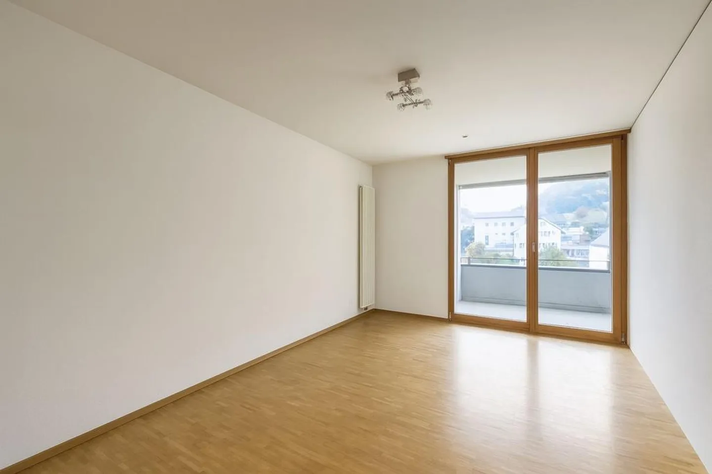 Appartement 2.5 pièces au 2ème étage dans un emplacement central - Photo 5 sur 7