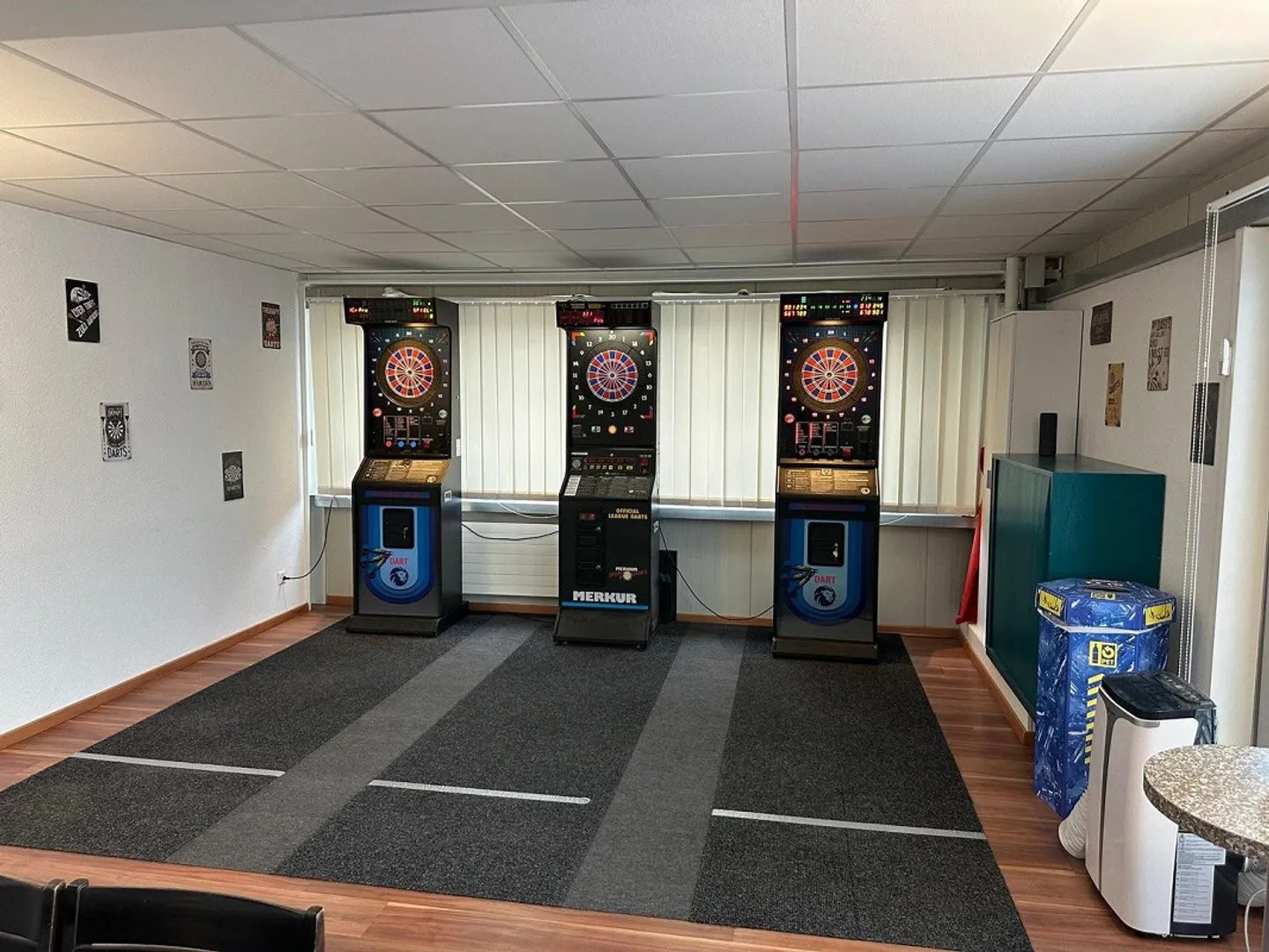 Commercial for rent - Photo 2 of 9