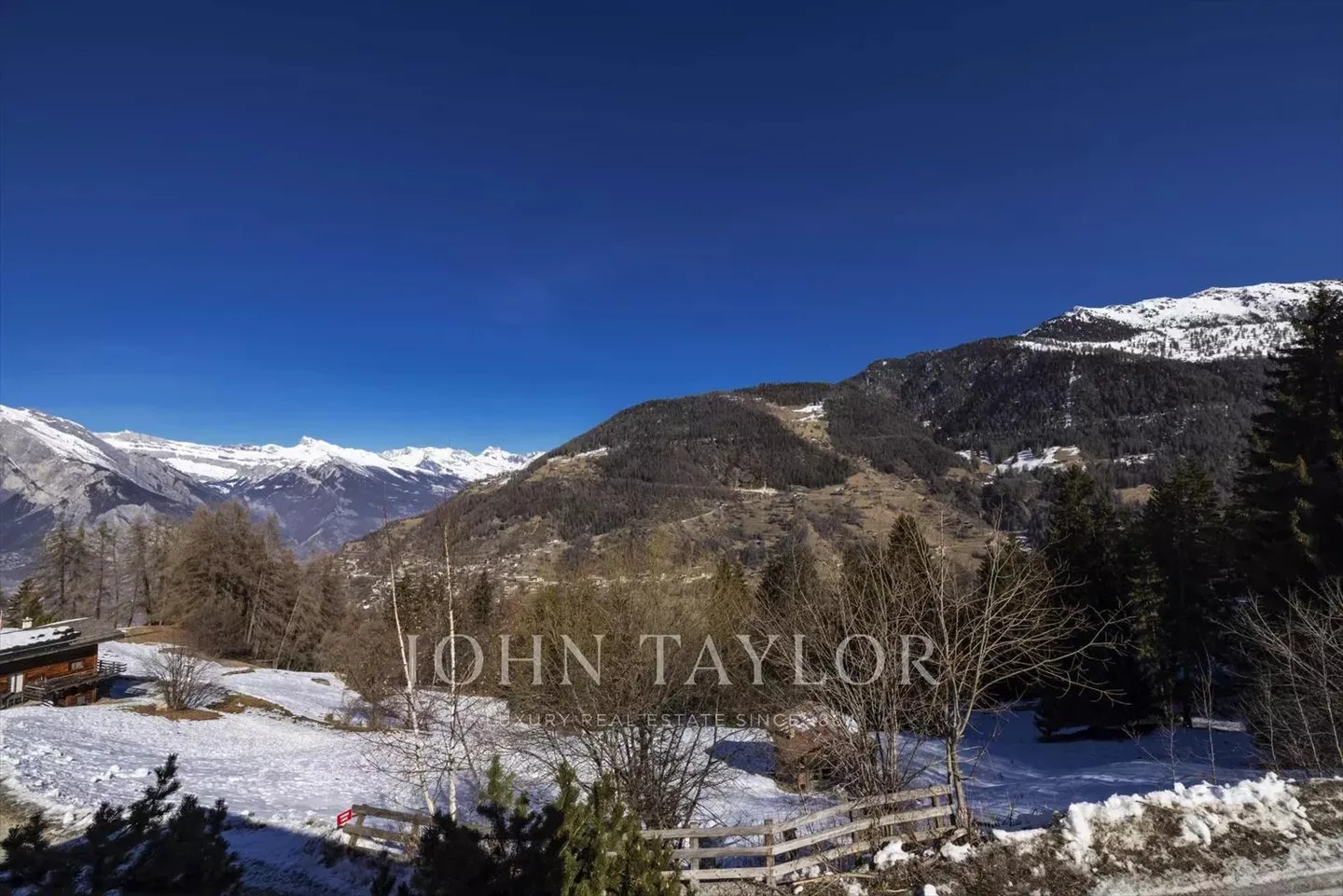 Chalet Le Cardinal – An Oasis of Tranquility in the Heart of La Tzoumaz - Photo 9 of 11