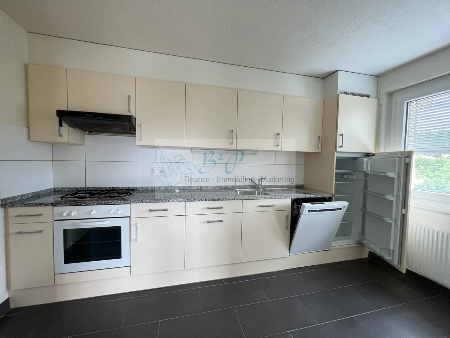 Schöne renovierte 3,5-Zimmer-Wohnung - Foto 2 von 7