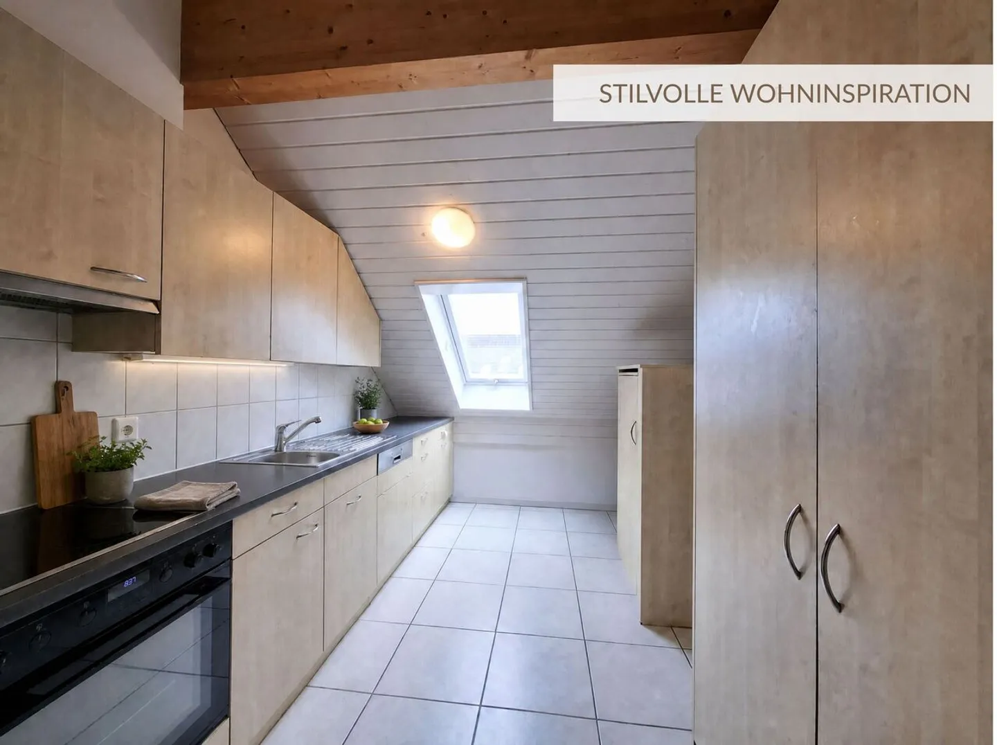 Attic apartment with wide views and cozy character - Photo 3 of 11