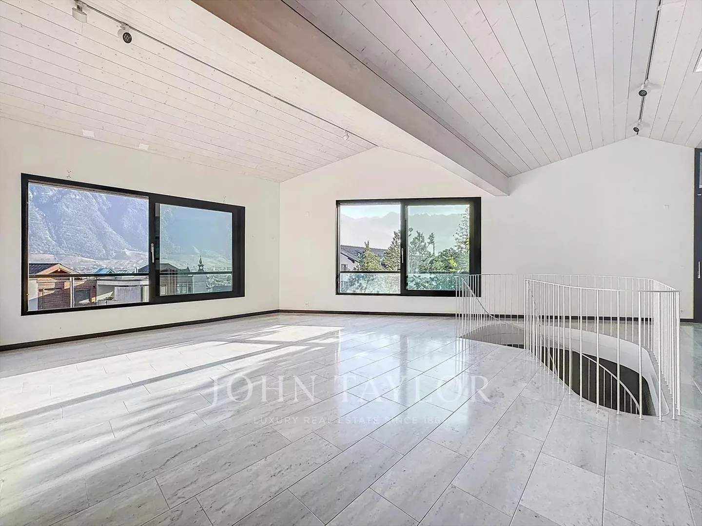 Extraordinary Architect Villa in Fully - Photo 3 of 13