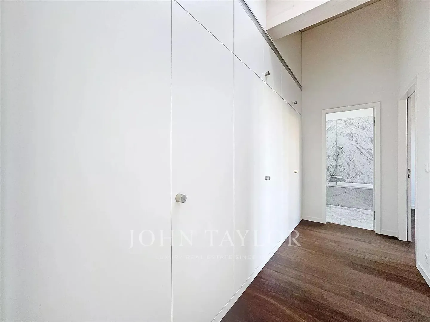 Extraordinary Architect Villa in Fully - Photo 6 of 13