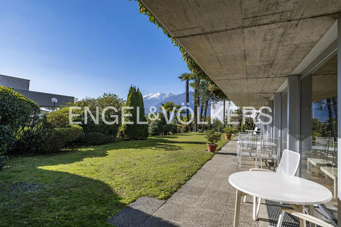 Appartamento giardino con vista parziale sul lago (36) - Foto 3 di 10