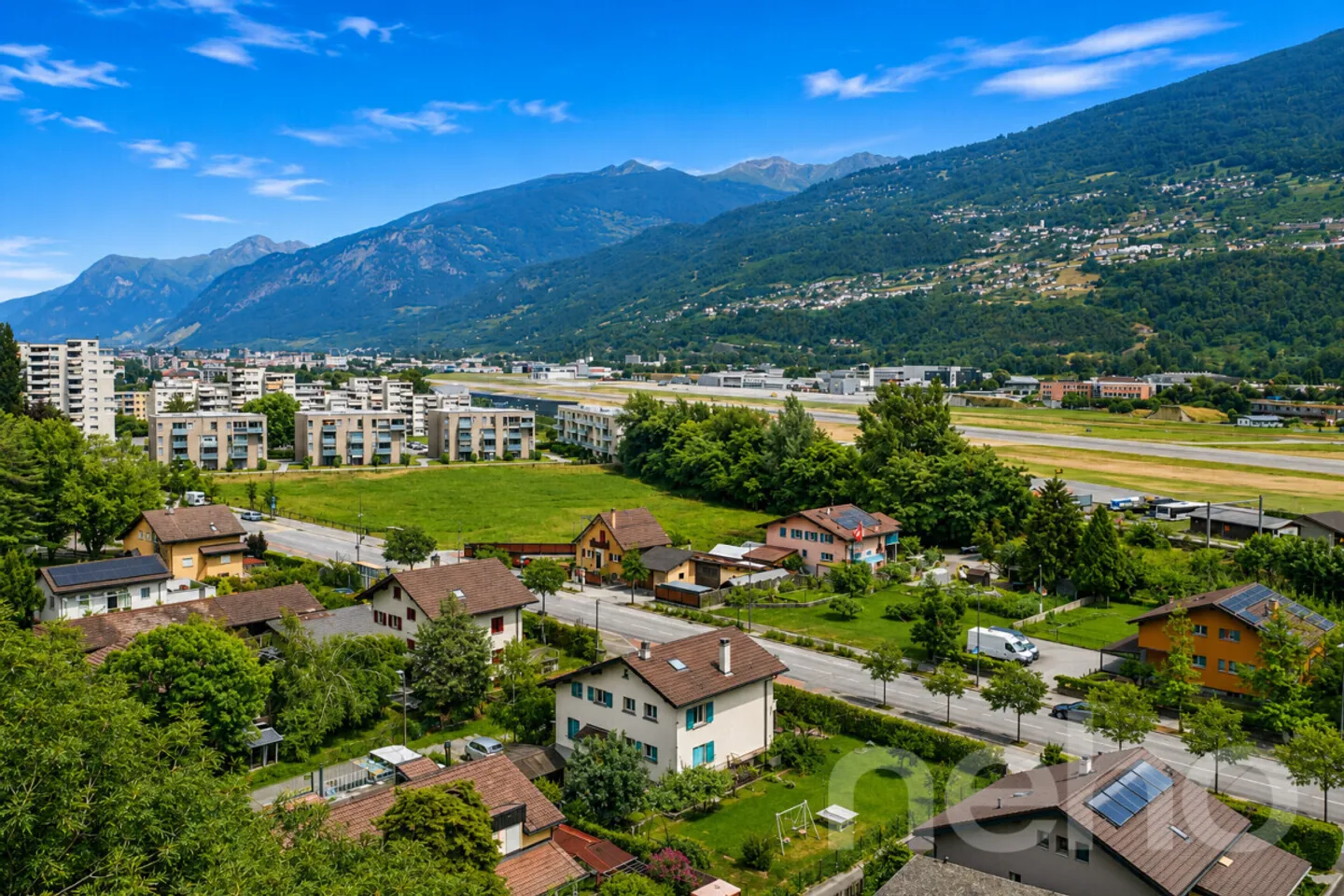 Casa unifamiliare con due appartamenti e grande potenziale a Sion - Foto 2 di 12