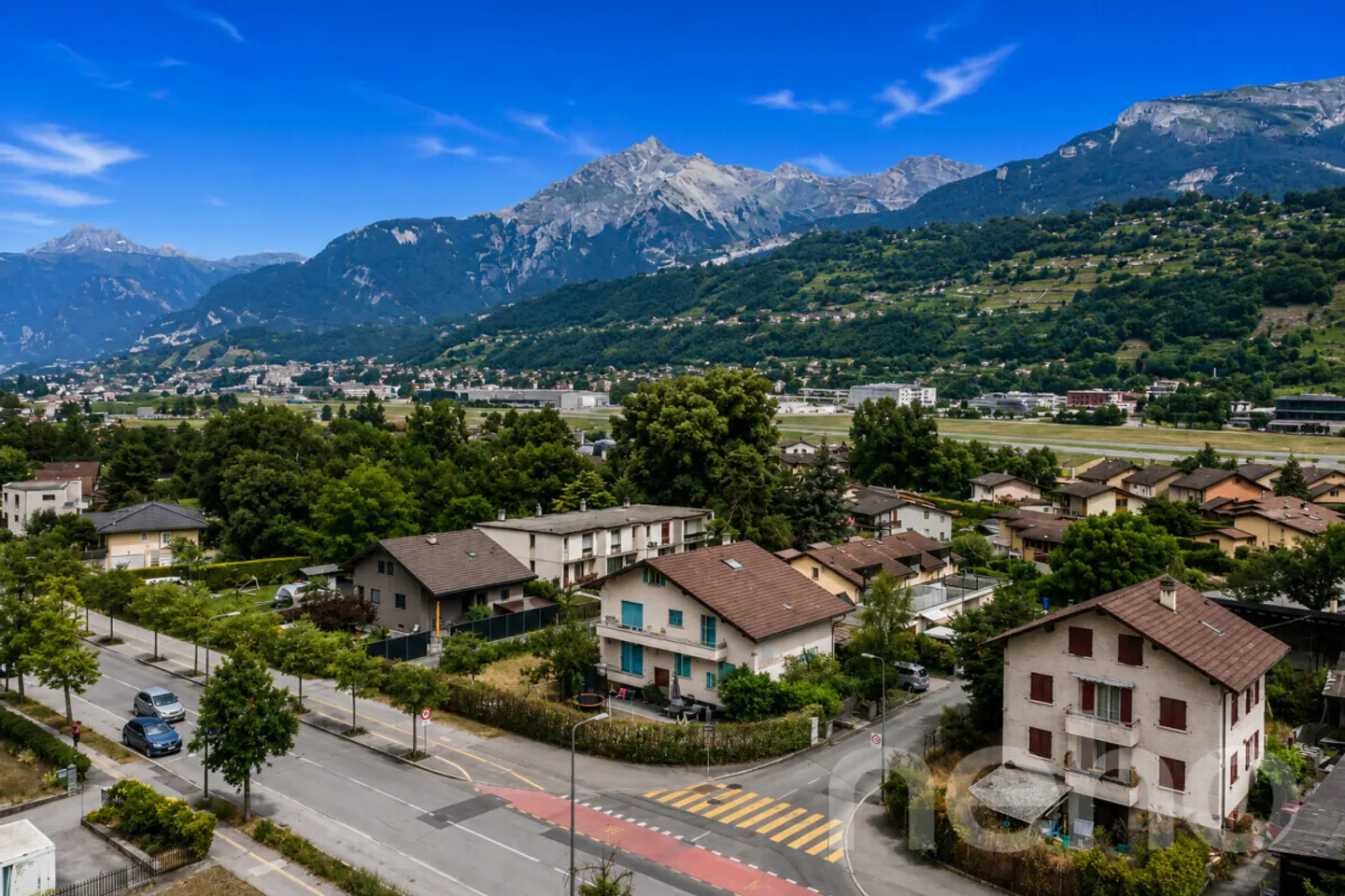 Casa unifamiliare con due appartamenti e grande potenziale a Sion - Foto 4 di 12