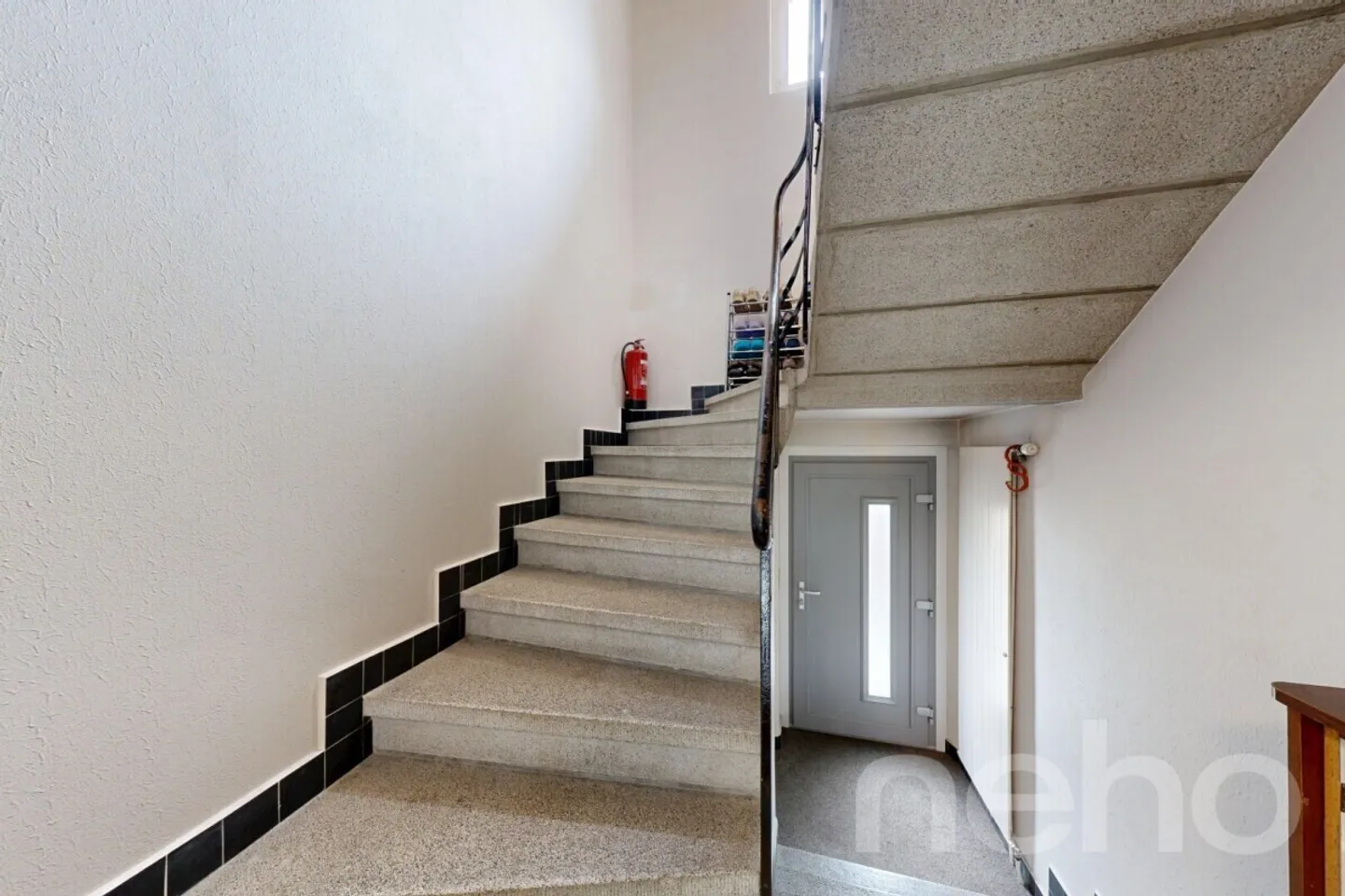 Casa unifamiliare con due appartamenti e grande potenziale a Sion - Foto 9 di 12