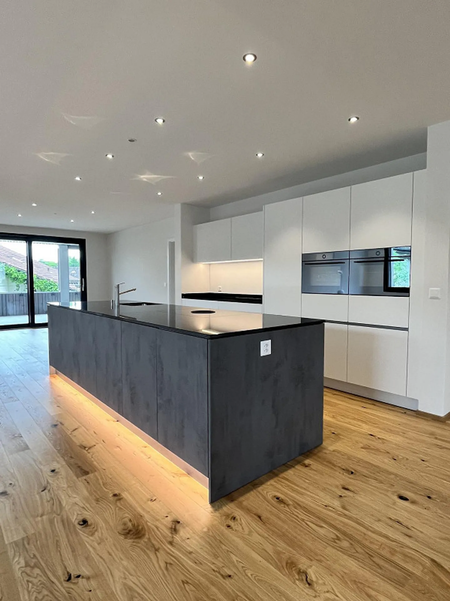 Top modern apartment in ownership standard - Photo 2 of 21