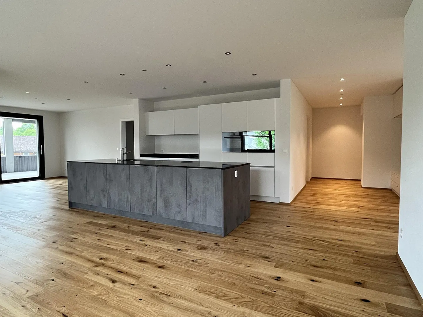 Top modern apartment in ownership standard - Photo 3 of 21