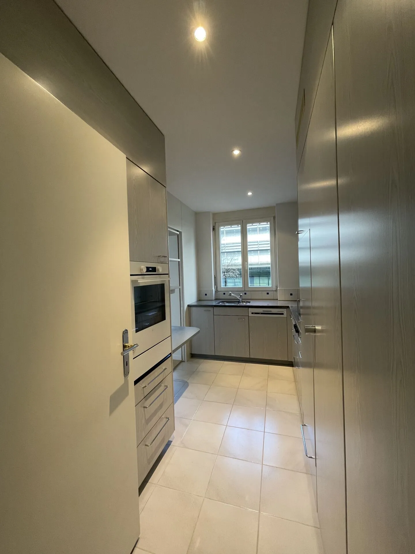 Bern/Eigerplatz - spacious 5-room apartment for rent! - Photo 2 of 15