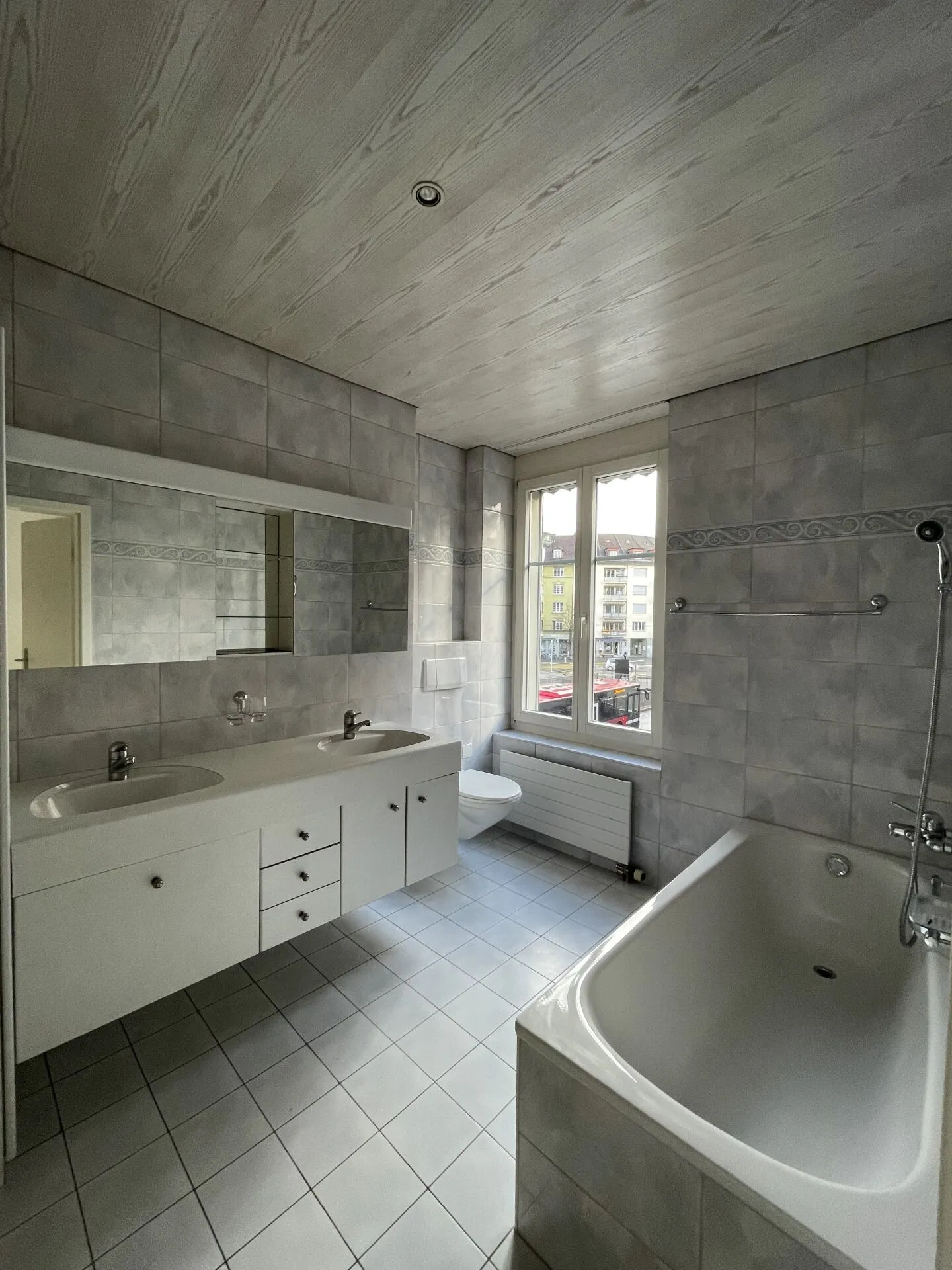 Bern/Eigerplatz - spacious 5-room apartment for rent! - Photo 3 of 15