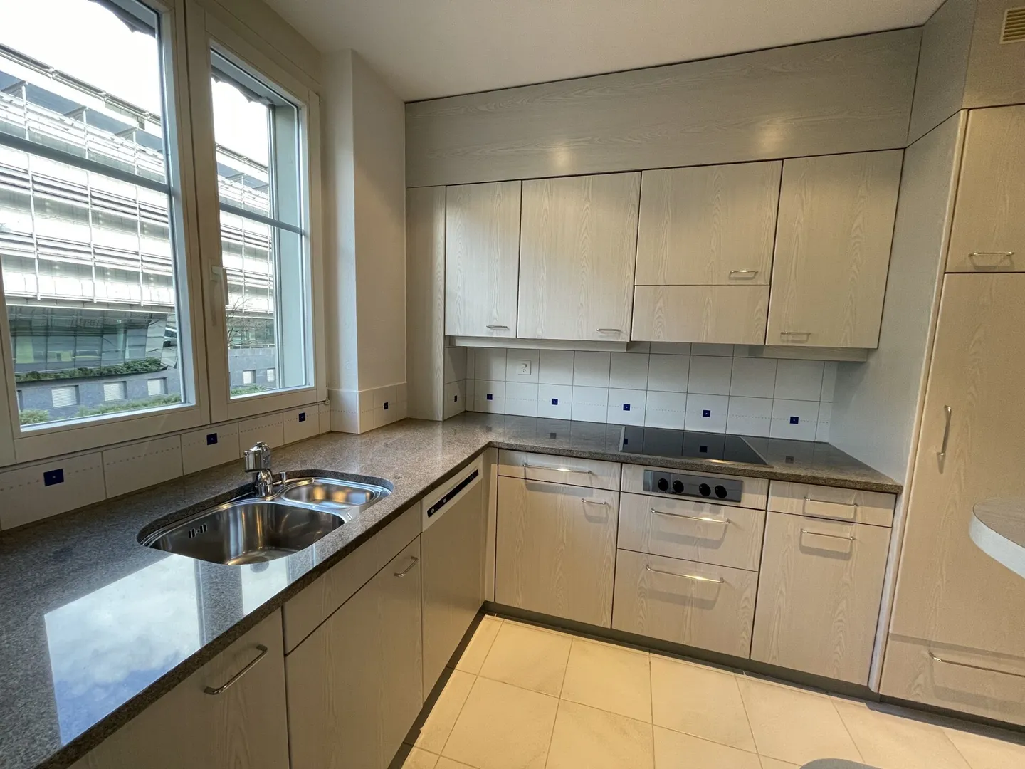 Bern/Eigerplatz - spacious 5-room apartment for rent! - Photo 1 of 15