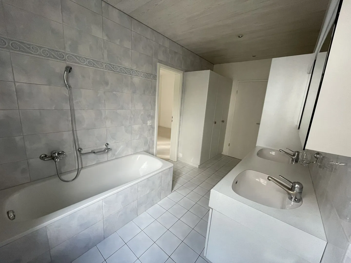 Bern/Eigerplatz - spacious 5-room apartment for rent! - Photo 4 of 15