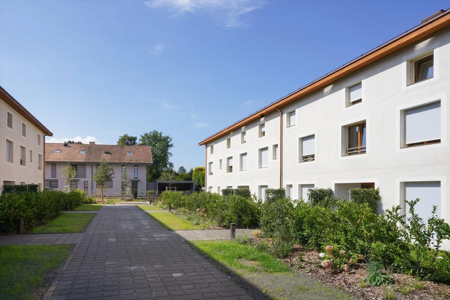 Appartement avec 3 pièces au rez-de-chaussée - Photo 2 sur 8