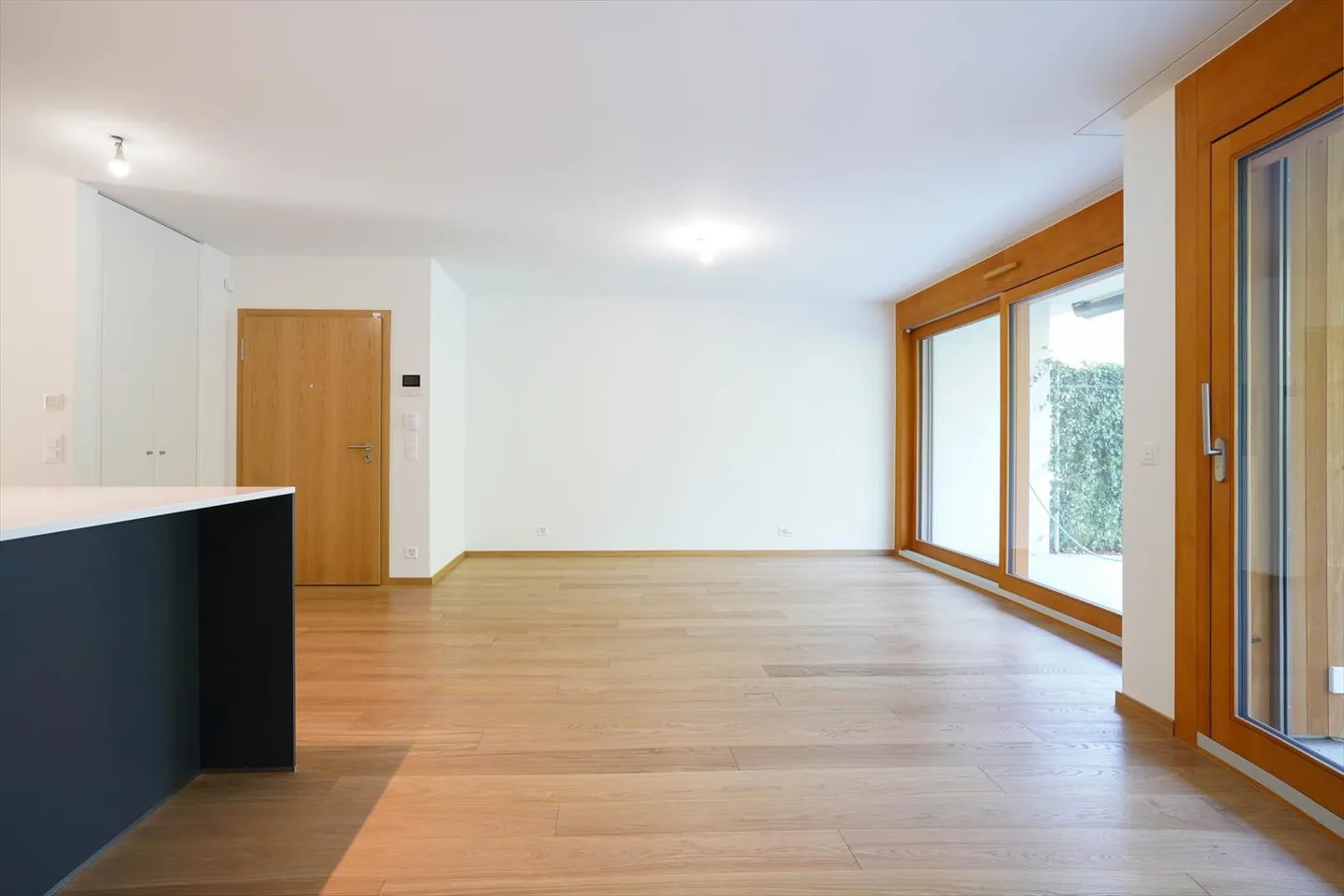 Appartement avec 3 pièces au rez-de-chaussée - Photo 4 sur 8