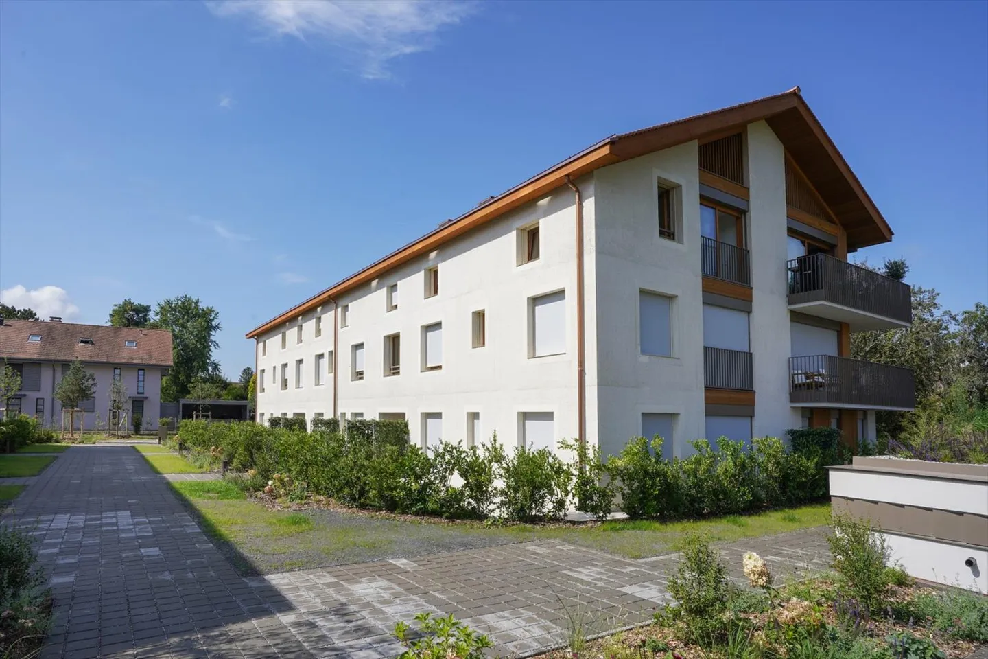 Appartement avec 3 pièces au rez-de-chaussée - Photo 1 sur 8