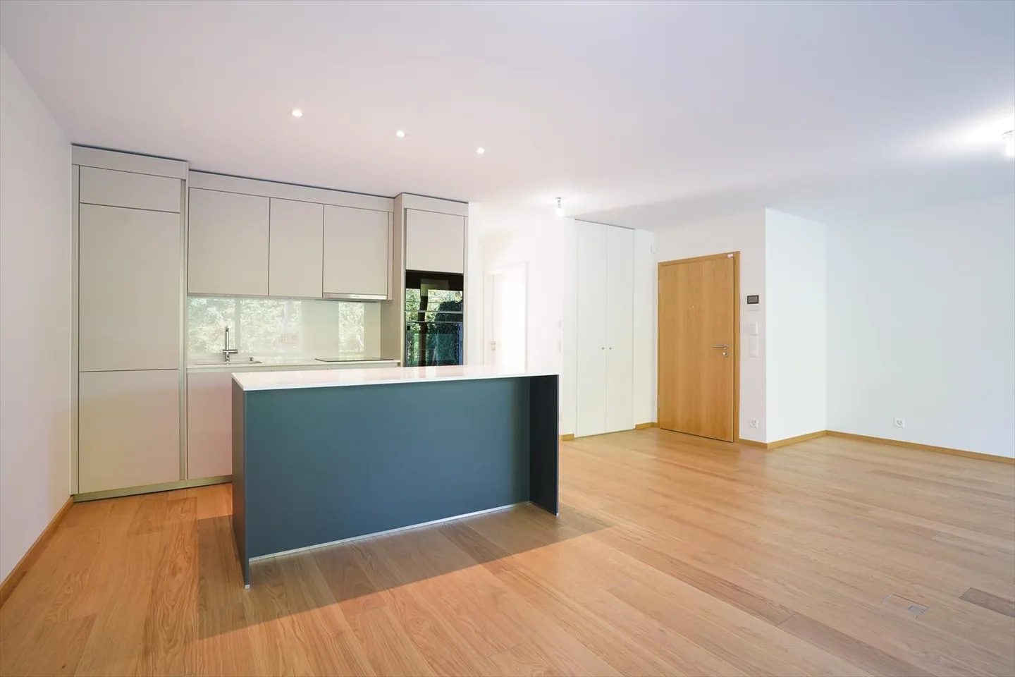 Appartement avec 3 pièces au rez-de-chaussée - Photo 5 sur 8