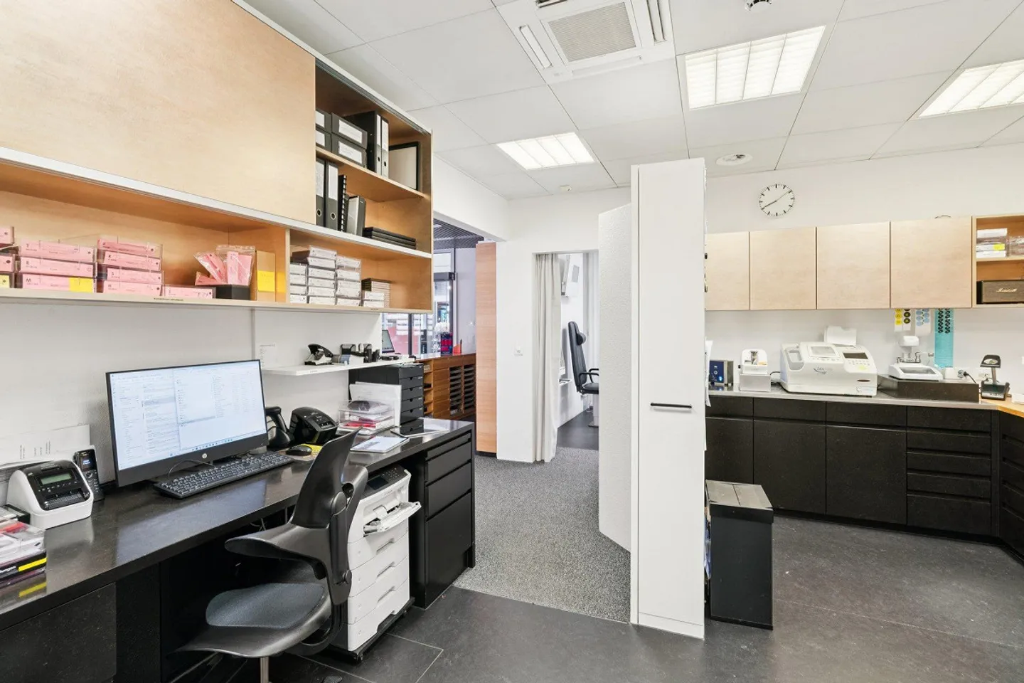 Espace commercial à louer dans un emplacement de choix à Uster ! - Photo 6 sur 12